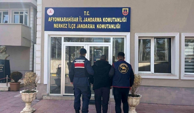 Aranan 2 hükümlü yakalandı