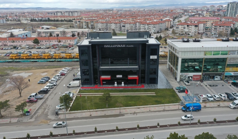 Diş hekimi Nevzat Ballıpınar: Kendi kendine yeten üst segment bir klinik kurduk