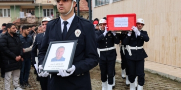 Polis memuru memleketinde toprağa verildi