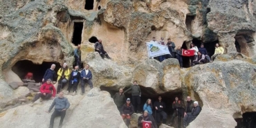 Doğaseverlerden Ağın Dağı zirve etkinliği