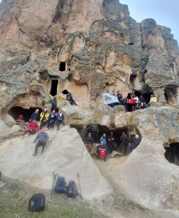 Doğaseverlerden Ağın Dağı zirve etkinliği