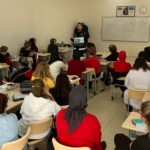 Polisten vatandaşa uyuşturucu bilgilendirmesi