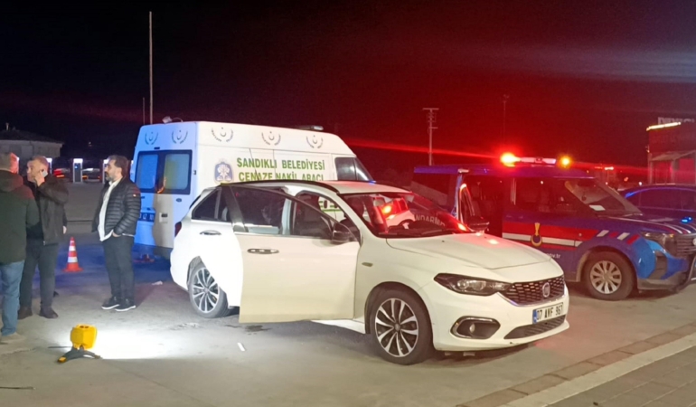 Park halindeki otomobilde erkek cesedi bulundu