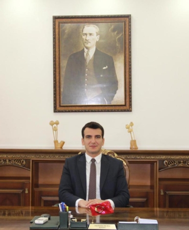 Afyonkarahisar’da vali ile 5 ilçe kaymakam değişti