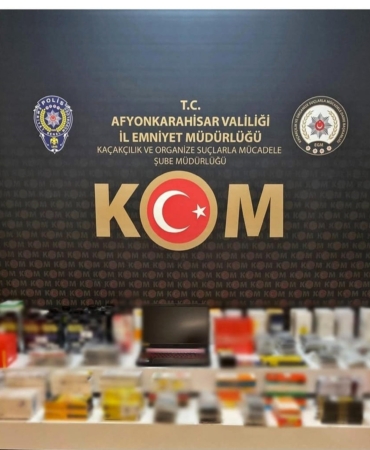 Kaçak telefon aksesuarları ele geçirildi