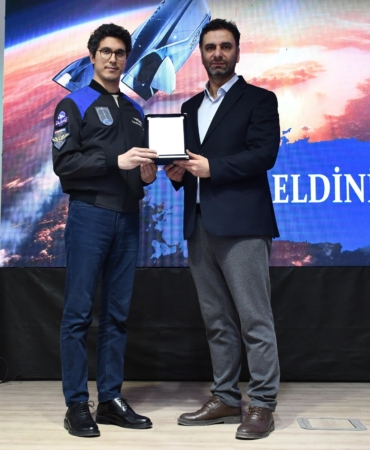 Astronot Atasever, gençlerle buluştu