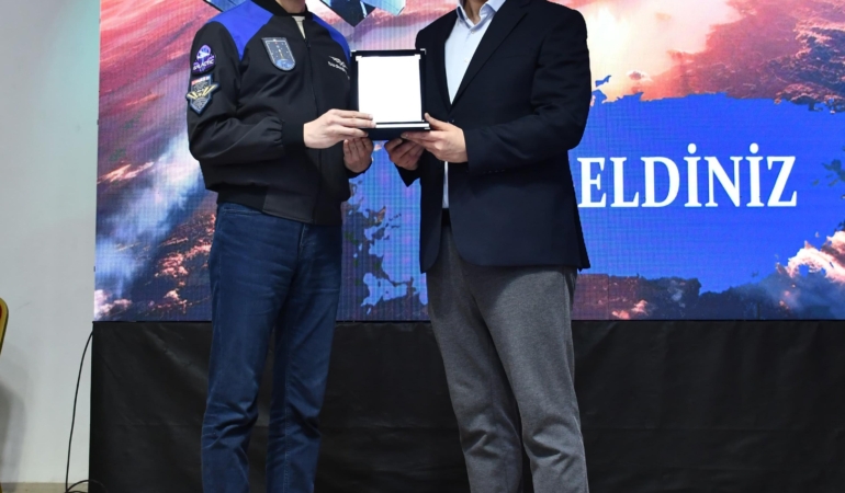 Astronot Atasever, gençlerle buluştu