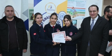 Kaymakam Türker, öğrenci ve velilerle iftara katıldı