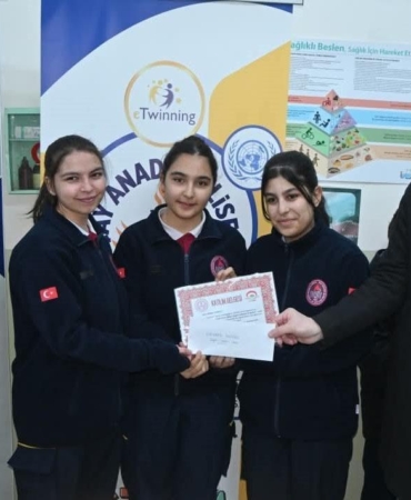 Kaymakam Türker, öğrenci ve velilerle iftara katıldı