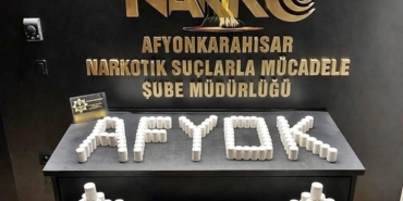 Otomobilde uyuşturucuyla yakalanan 3 şüpheli tutuklandı