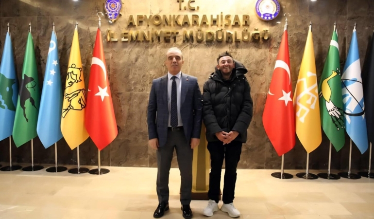 Emniyet Müdürü Erol, engelli genci makamında ağırladı