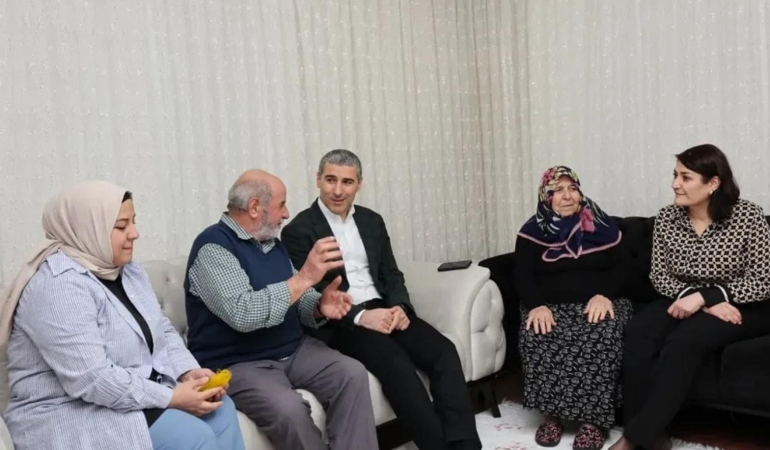 Vali Aktaş, şehit Özen’in eşini ziyaret etti