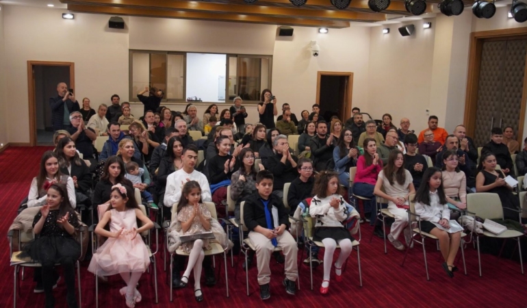 Genç Yetenekler Konyaaltı’nda Piyano Çaldı!