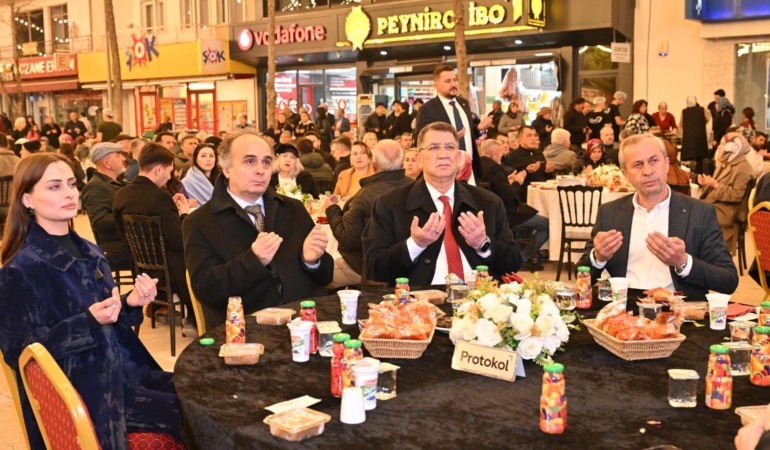 Korkuteli’de Birlik ve Beraberlikle Kadir Gecesi!