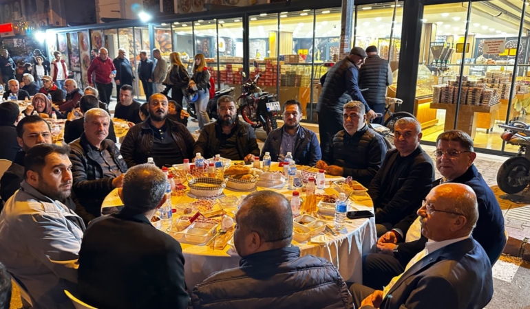 Avşar Ailesi’nden Mevlid-i Şerif ve İftar Programı