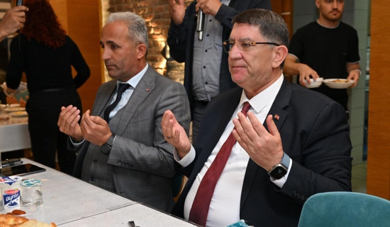 Antalya Esnafı İftar Sofrasında Buluştu