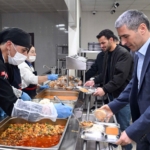 Vali Aktaş öğrencilerle iftar yaptı