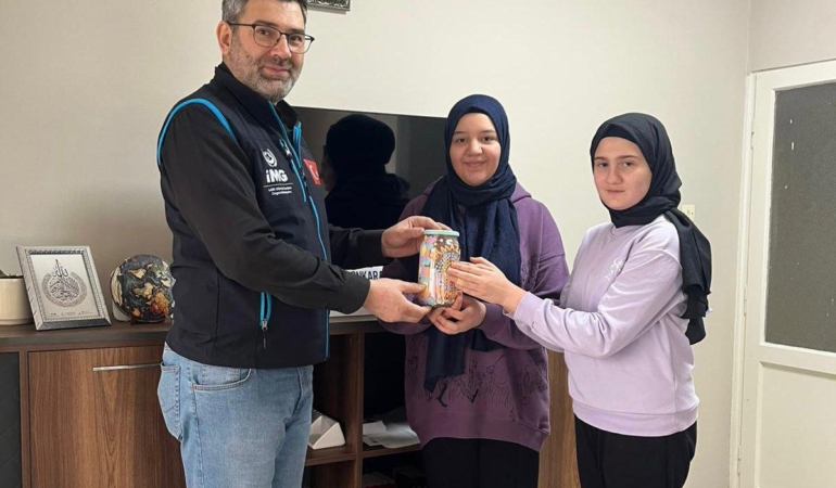 Öğrencilerden Gazze’ye yardım