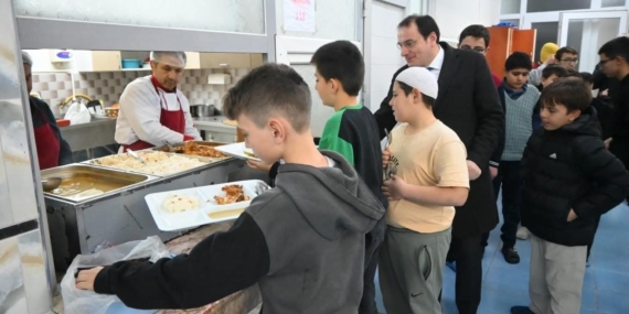 Kaymakam Türker öğrencilerle iftar yaptı