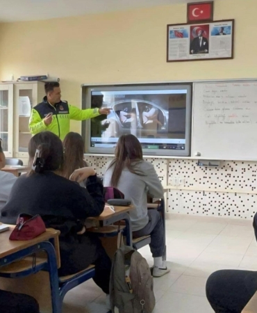 Jandarmadan trafik kuralları eğitimi