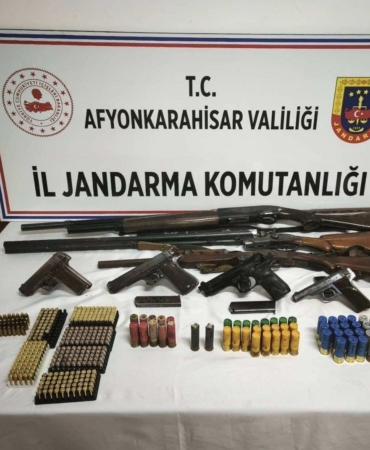 Jandarmadan kaçak silah operasyonu