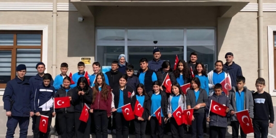 Öğrencilerden jandarma karakoluna ziyaret