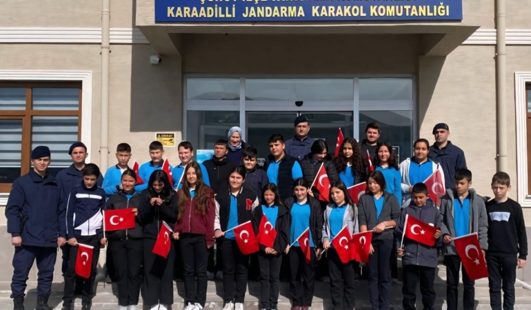 Öğrencilerden jandarma karakoluna ziyaret
