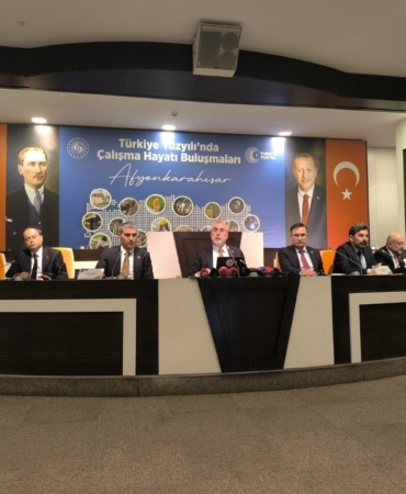 Bakan Işıkhan: Türkiye, coğrafyamızı huzura kavuşturacak her türlü diplomatik adımın yanında yer alacaktır