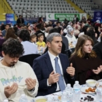 Vali Aktaş, iftarda öğrencilerle buluştu