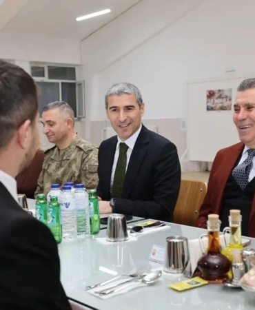 Kışlada iftar programı