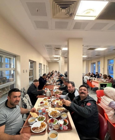 Hastane personeli iftarda bir araya geldi