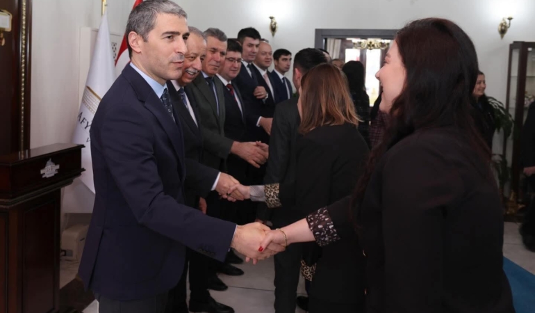 Vali Aktaş, kurum personeliyle bayramlaştı