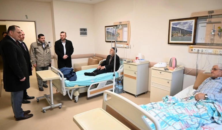 Kaymakam Türker hastaların bayramını kutladı