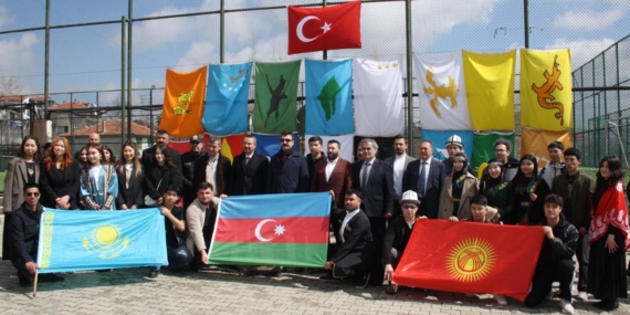 Ateşten atlayıp, demir döverek nevruz kutladılar