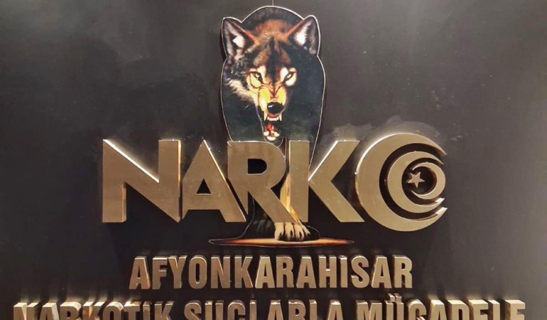 Otomobilde uyuşturucuyla yakalandılar