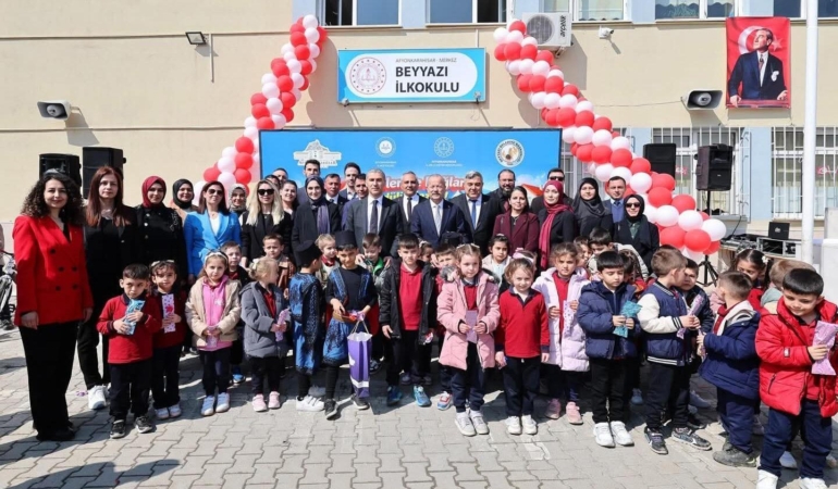 Vali Aktaş, öğrencilerle bir araya geldi