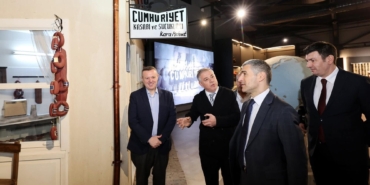 Vali Aktaş sucuk müzesini gezdi