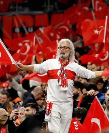 Amigo Miloş’a Teşekkür, Milli Takıma Destek!