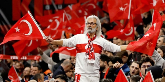 Amigo Miloş’a Teşekkür, Milli Takıma Destek!