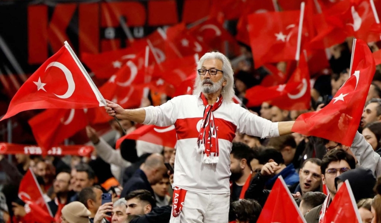 Amigo Miloş’a Teşekkür, Milli Takıma Destek!