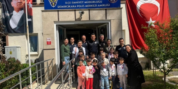 Miniklerden Polislere Anlamlı Ziyaret!