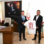 Başkan Ergün’den Kaymakam Şahin’e Özel Hediye!