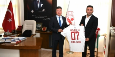 Başkan Ergün’den Kaymakam Şahin’e Özel Hediye!