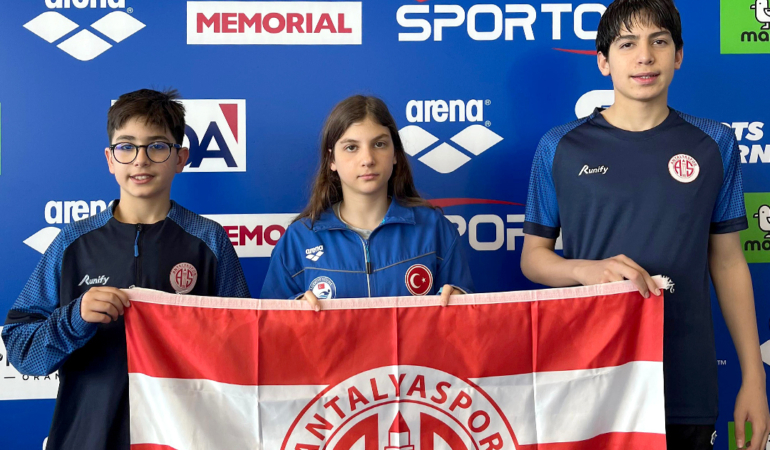 Genç Yüzücülerimiz Edirne’de Başarıya Yüzdü!
