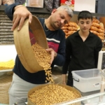 Çırak bulamayan leblebiciler, mesleği çocuklarıyla yaşatmaya çalışıyor