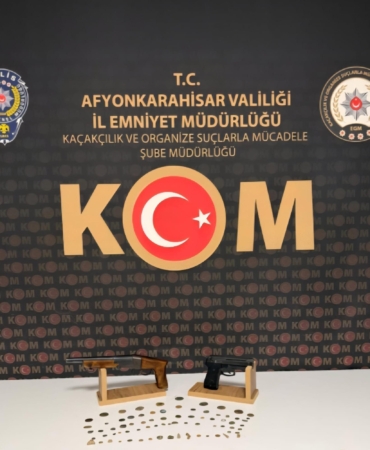 Polisin operasyonunda 74 sikke ele geçirildi