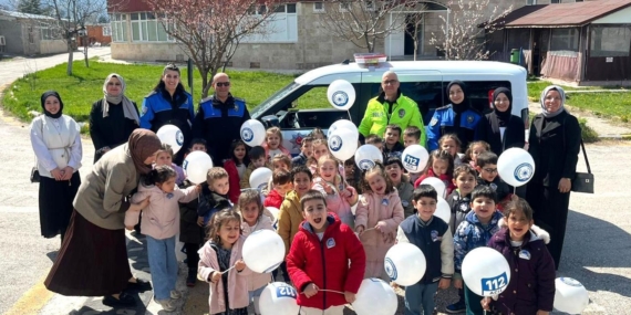 Anaokulu öğrencilerine polis anlatıldı