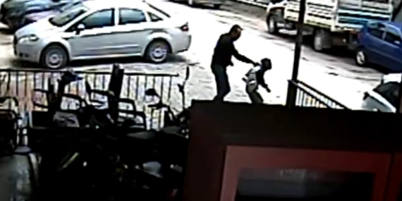 9 yaşındaki çocuğun ‘Bahçeye zarar veriyorsun’ denilerek darbedildiği iddiası