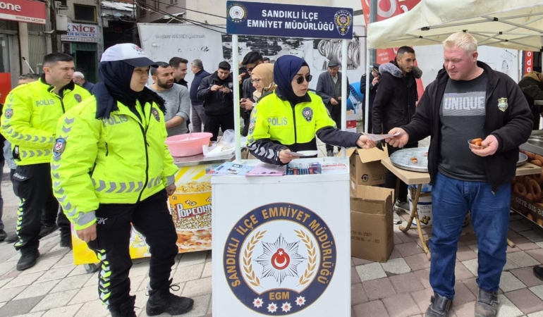 Polislerden şehit meslektaşları için lokma