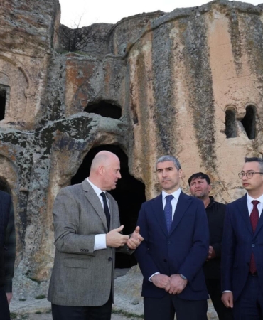 Vali Aktaş Ayazini’nde